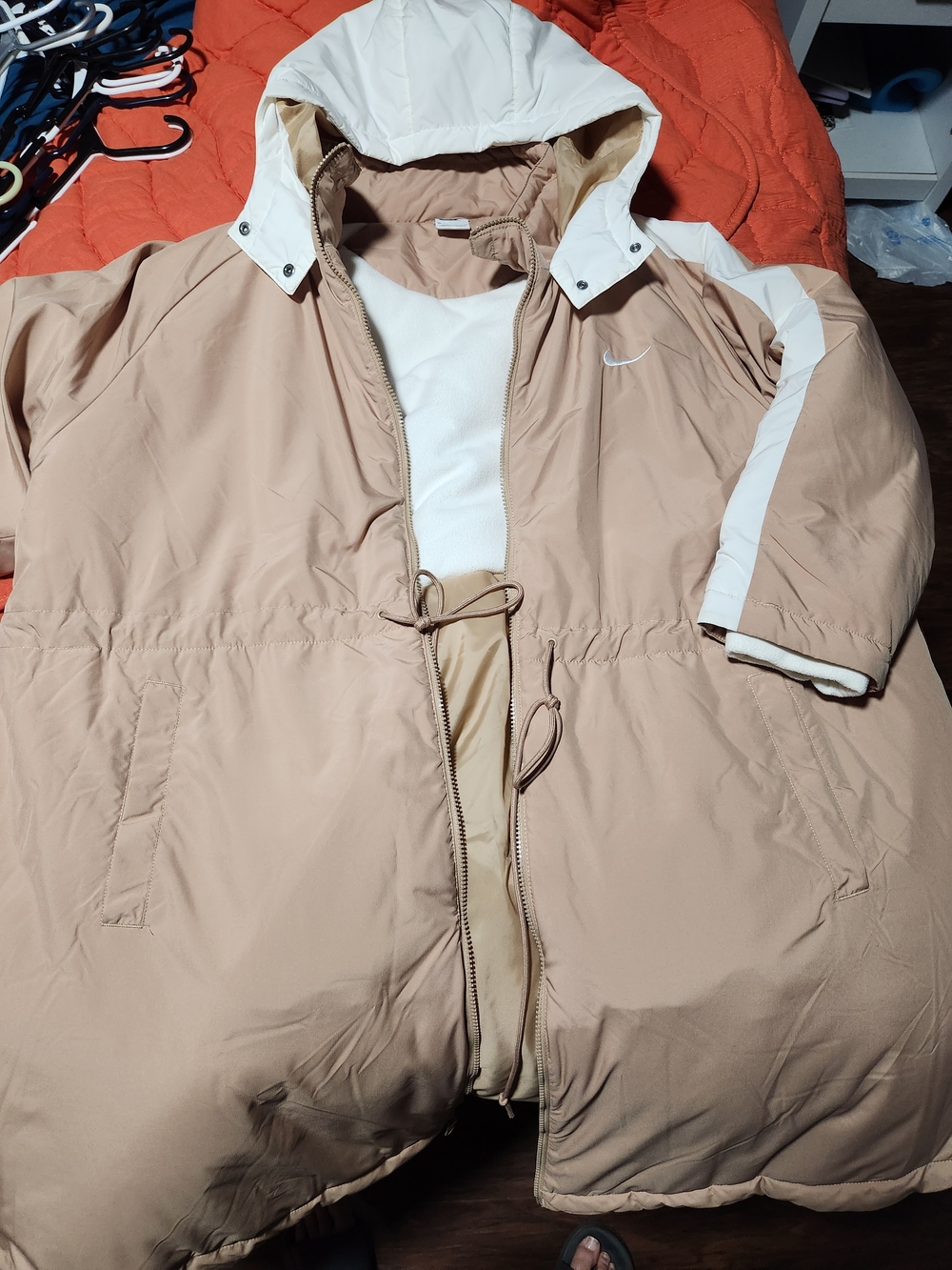 Nike Beige and White Puffer Jacket